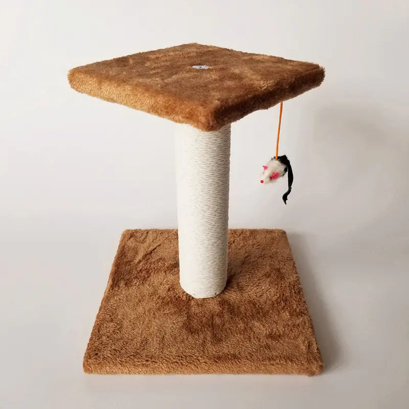 Katzenbaum mit Kratzpfosten und Spielzeugen